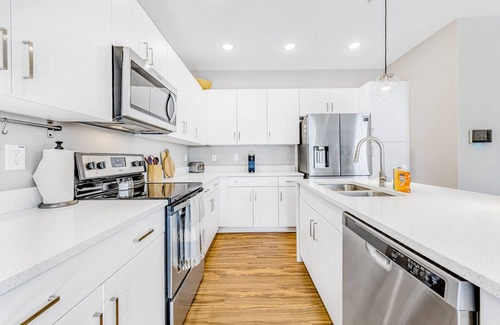 Copper Leaf Condo | Charming Condo with Central A/C & Washer/Dryer - Shared Pool & Hot Tub
