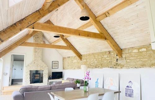 Churchill House | Charming Cotswold Barn, Near Diddly Squat, Soho Farmhouse