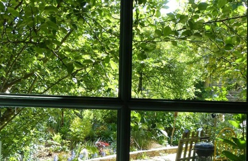 Sainte-Opportune Cottage | Charming Cottage with English Garden, WiFi, and Family Amenities in French Countryside