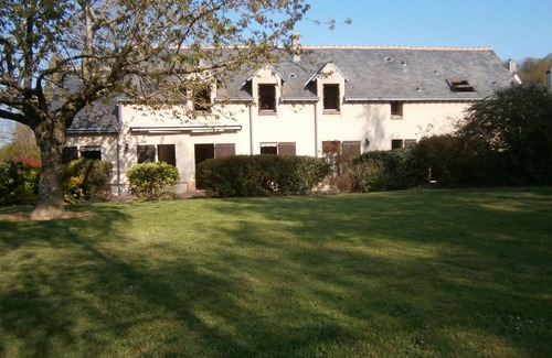 Thoire-sur-Dinan Cottage | Charming Cottage Near Bercé Forest: Fireplace, Billiards, Garden, Close to Hiking & Cycling Trails
