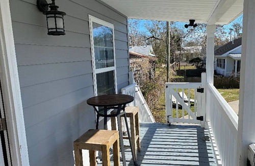Mandeville Cottage | Charming cottage a block from the Lakefront. Walk to restaurants and shopping.