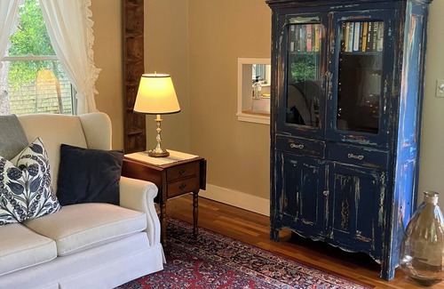 Chilmark Cottage | Charming cottage in bucolic Chilmark. Minutes to Menemsha harbor.
