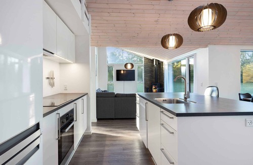 Fjellerup House | Charming cottage in Fjellerup with indoor spa