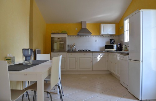 Ardillieres House | charming cottage near La Rochelle, heated salt pool