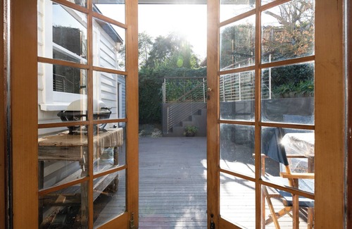 Launceston CBD House | Charming Cottage Nestled in A Prime Location