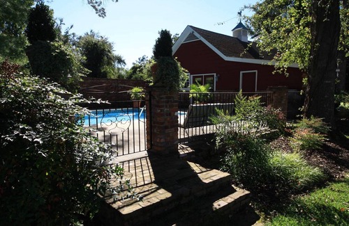 Aiken Cottage | Charming Cottage on South Boundary with pool