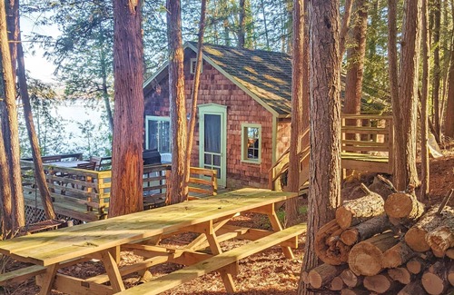 Vergennes Cabin | Charming Cottage on the Shores of Lake Champlain