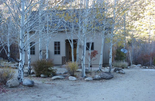 Markleeville Cottage | Charming cottage on the River Edge!