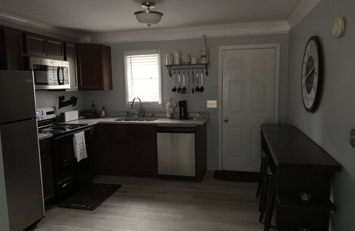 Eatonton House | Charming cottage set in peaceful, secluded countryside, 0.2 miles from the lake.