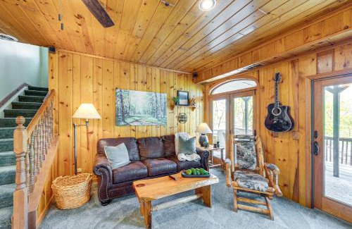Elkhorn House | Charming Cottage Steps to Lake Wandawega!