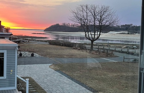 Great Neck Cottage | Charming Cottage Steps from Private Beach – Water Views & Little Neck Charm