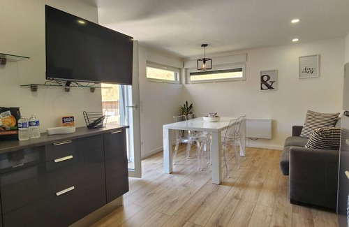 Amneville Cottage | Charming cottage terrace L'arbre de Vie