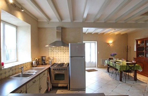 Valognes Cottage | Charming cottage with garden, pets allowed, parking and WiFi