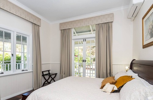 Kirup Cottage | Charming cottage with king beds