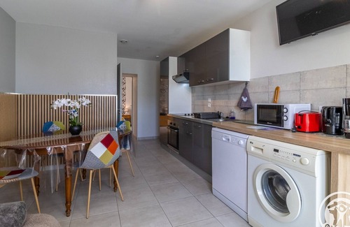 Nueil-sur-Layon Cottage | Charming Countryside Retreat with Spa - Near Vineyards and Castles