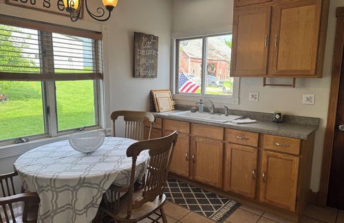 Potosi House | Charming Country Getaway – Nestled and Cozy Retreat with Outdoor Fun!