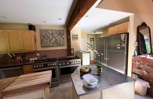 Juan de Fuca Electoral Area House | Charming Country Home Nestled in the Woodlands