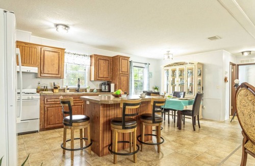 Clewiston House | Charming Country Home, Pool, Pet Friendly