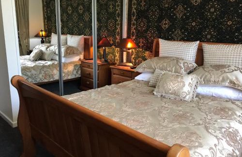 Rolleston House | Charming Country Paradise