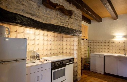 Archignac Cottage | Charming Countryside Cottage: Fireplace, Terrace, Near Sarlat & Lascaux 4