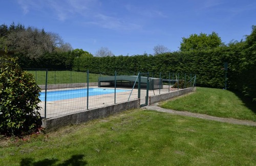Cressanges Cottage | Charming Countryside Cottage with Private Garden, Shared Pool & Modern Amenities