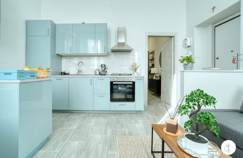 Parabiago Apartment | Charming courtyard house just two train stops from RHO-FIERA