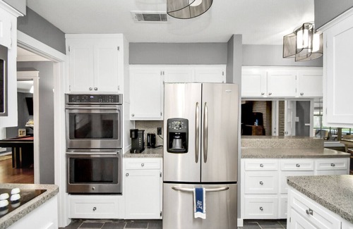 Westbury House | Charming Cozy 3-GameDen Escape