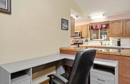 Wears Valley Cabin | Charming Cozy Cabin by the Smoky Mtns. Game Room, Fireplace, Sunroom, Fire Pit