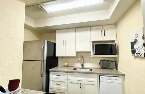 Bridle Trails Condo | Charming Cozy Microsoft Bellevue Condo - 1 Bedroom