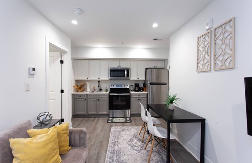 Petworth Bed & Breakfast | Charming, Cozy space steps from great restaurants!