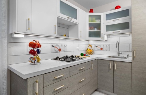 Esmeralda Apartment | Charming & Cozy Studio with Patio ~ Near the Beach