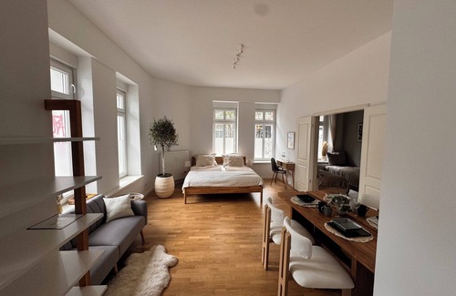 Friedrichshain Apartment | Charming Old Building Apartment in Friedrichshain – Westwing Design & Central