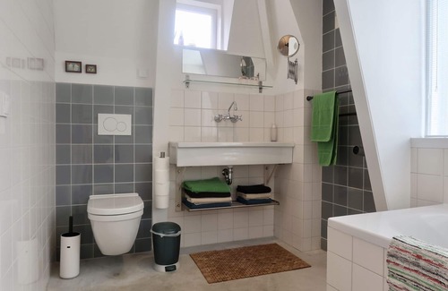 Amsterdam North Bed & Breakfast | Charming Dike House - Private Floor - Green view