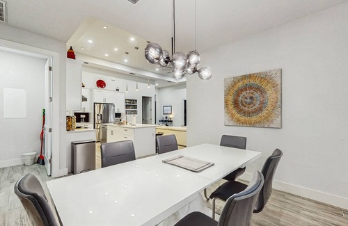 Trafalgar House | Charming dog-friendly home with pool, fireplace, fast WiFi, & washer/dryer