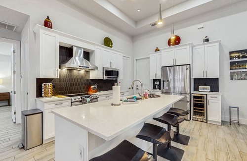 Trafalgar House | Charming dog-friendly home with pool, fireplace, fast WiFi, & washer/dryer