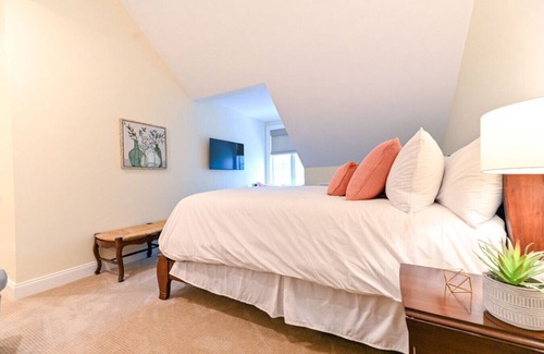 Edenton Bed & Breakfast | Charming downtown Edenton location with homemade breakfast daily