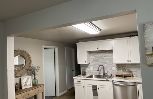 Delta House | "Charming downtown retreat!