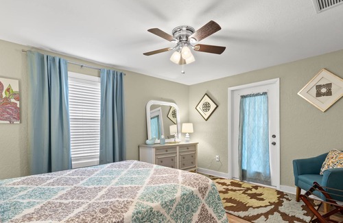 Dunedin House | CHARMING DUNEDIN COTTAGE MINUTES TO PINELLAS TRAIL, BEACHES, DOWNTOWN DUNEDIN