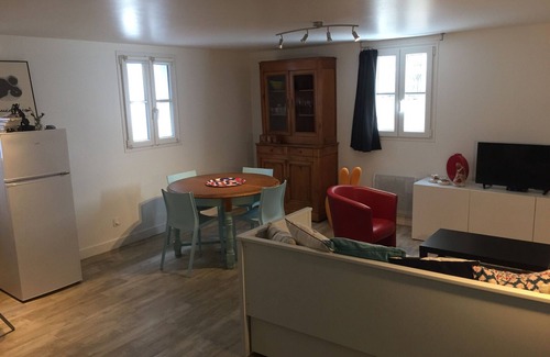 Le Palais Apartment | Charming Duplex in Quiet Area – Central Location Near Shops and Pier