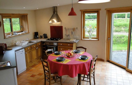 St-Denis-le-Vetu Cottage | Charming Ecological Retreat with Cozy Fireplace near Nature in Ouville