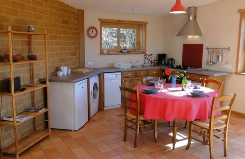 St-Denis-le-Vetu Cottage | Charming Ecological Retreat with Cozy Fireplace near Nature in Ouville