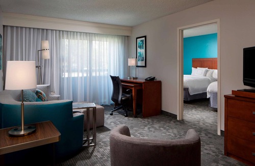 Boca Raton Hotel | Charming Escape: Heated Pool, Pet-Friendly Amenities, & Free Parking - 2 Units