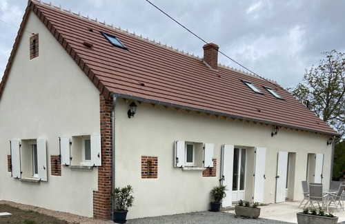 Louroux-Hodement Cottage | Charming Family Home: 6 Guests, AC, Bikes, Near Hiking Trails & Herisson, Modern Amenities