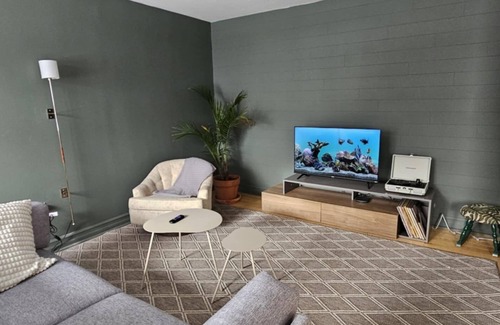 Saint-Lambert Apartment | Charming family and pet-friendly 2 bedrooms apartment, near parks and metro