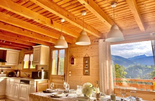 Les Clefs Ski Chalet | Charming family Chalet for 8 people, with private Hot Tub