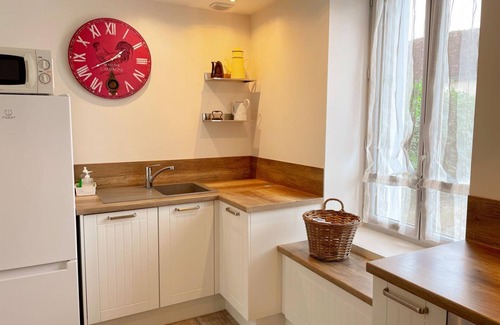 Noyers-sur-Cher Cottage | Charming Family Cottage with Garden, Near Beauval Zoo and Loire Castles