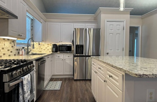 Duluth House | Charming Family Home in Duluth