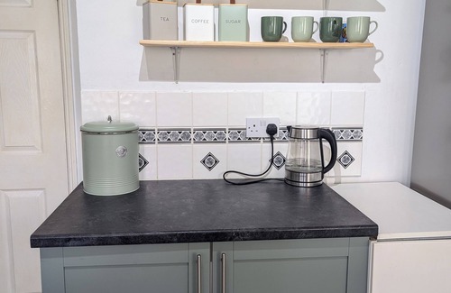 Neyland House | Charming Family Home near the Sea that welcomes Pets