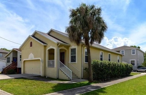 Port Tampa City House | Charming Family Retreat: Cozy Traditional Home in the Heart of South Tampa!
