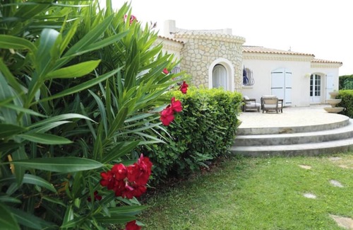 Canet Villa | Charming family villa with swimming pool